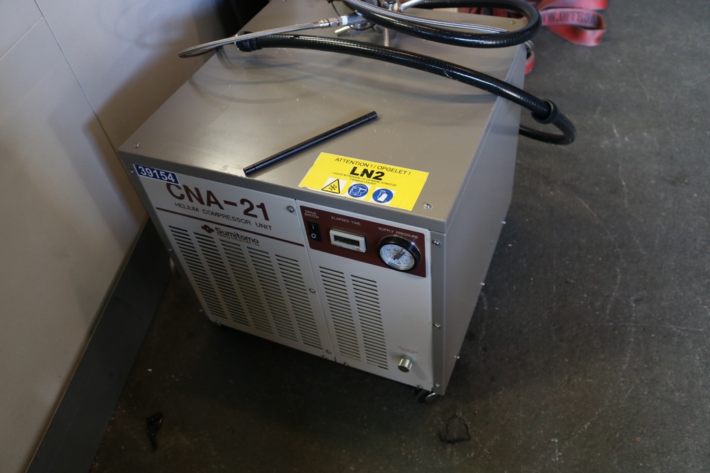 Rigaku TXRF 300 / Sumitomo Helium Compressor unit / Cryogenic